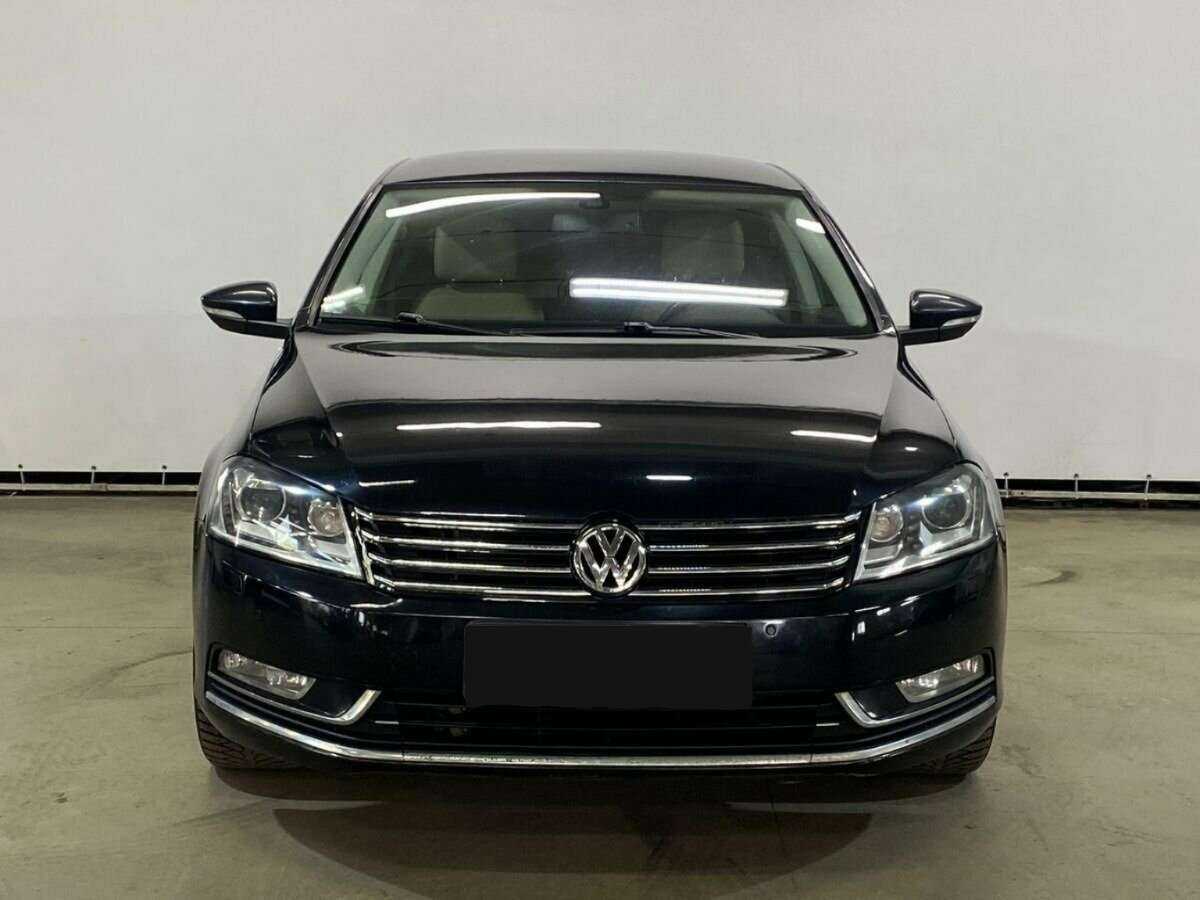 Volkswagen Passat, 2012 - фото №2