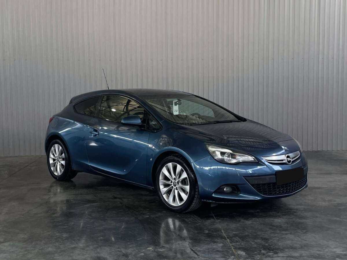 Opel Astra GTC, 2014 - фото №3