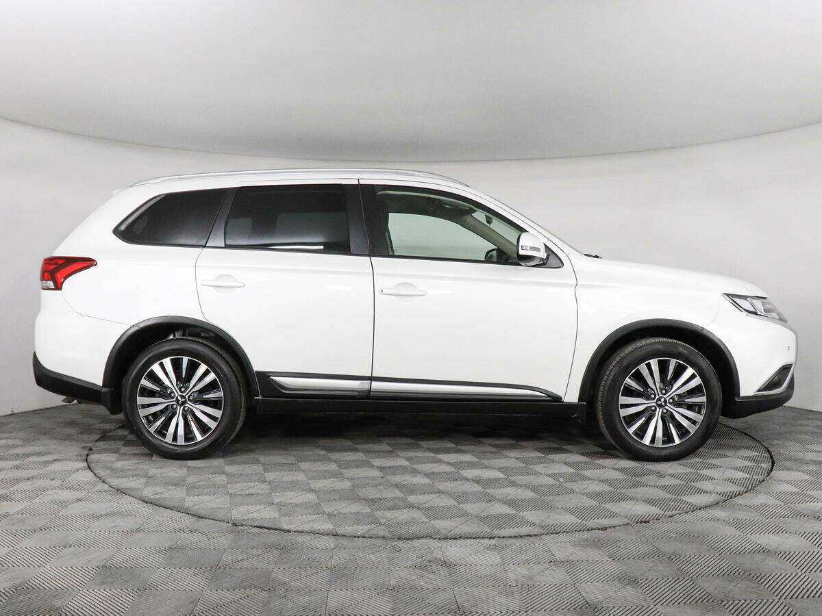 Mitsubishi Outlander, 2019 - фото №4