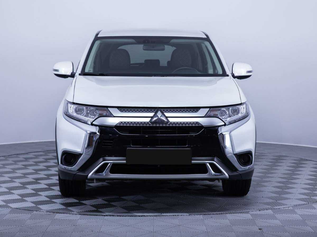 Mitsubishi Outlander, 2020 - фото №2