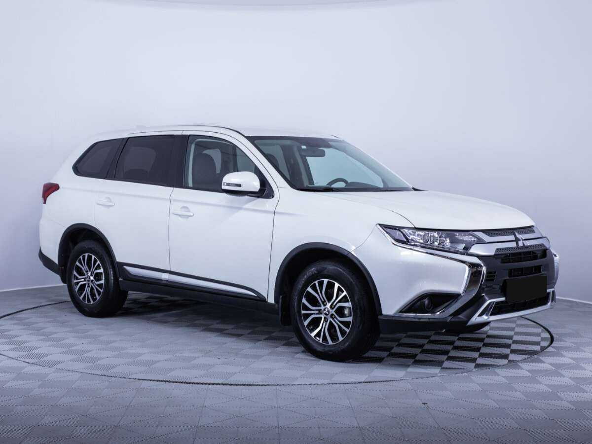Mitsubishi Outlander, 2020 - фото №3