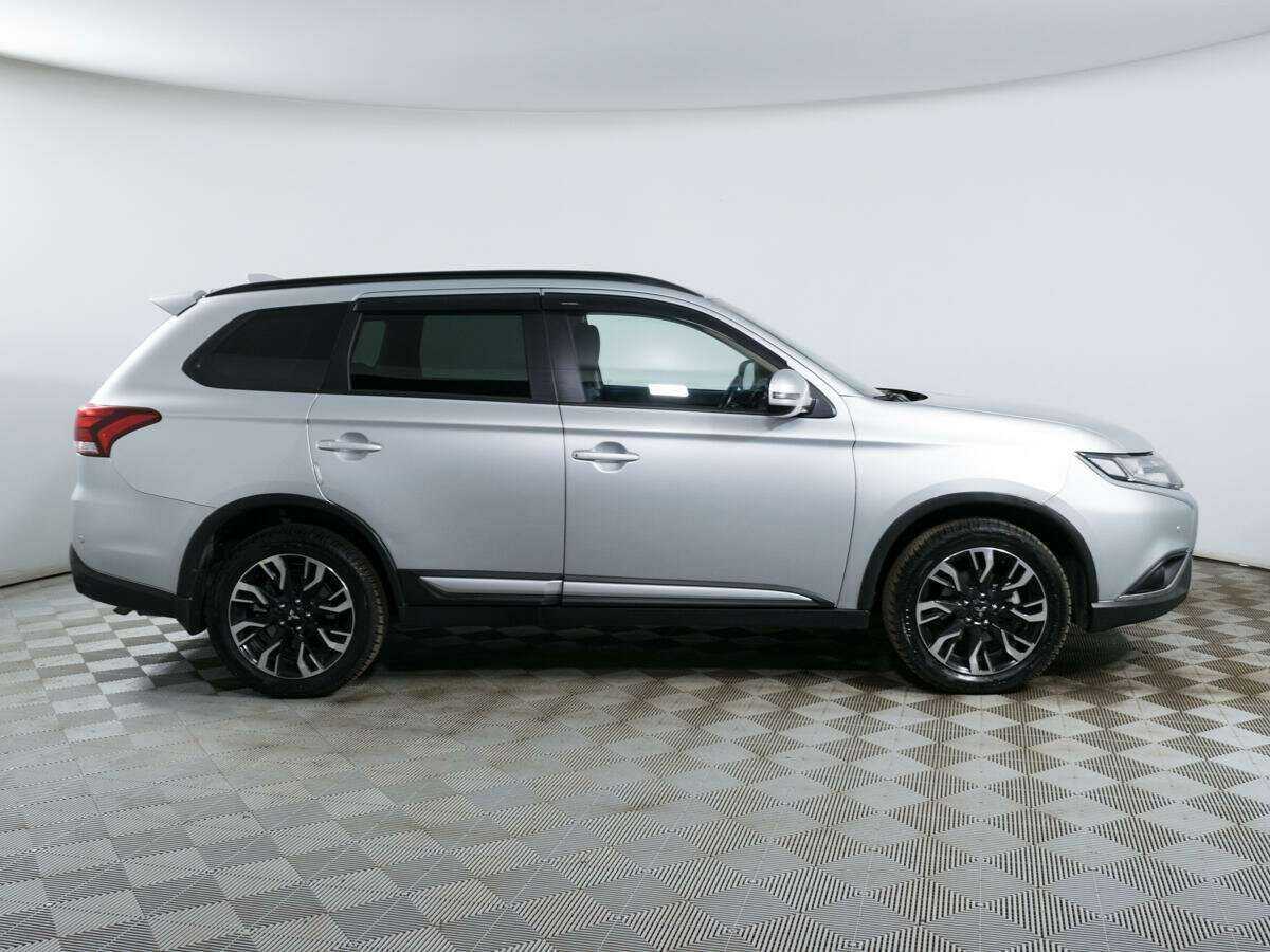 Mitsubishi Outlander, 2021 - фото №4