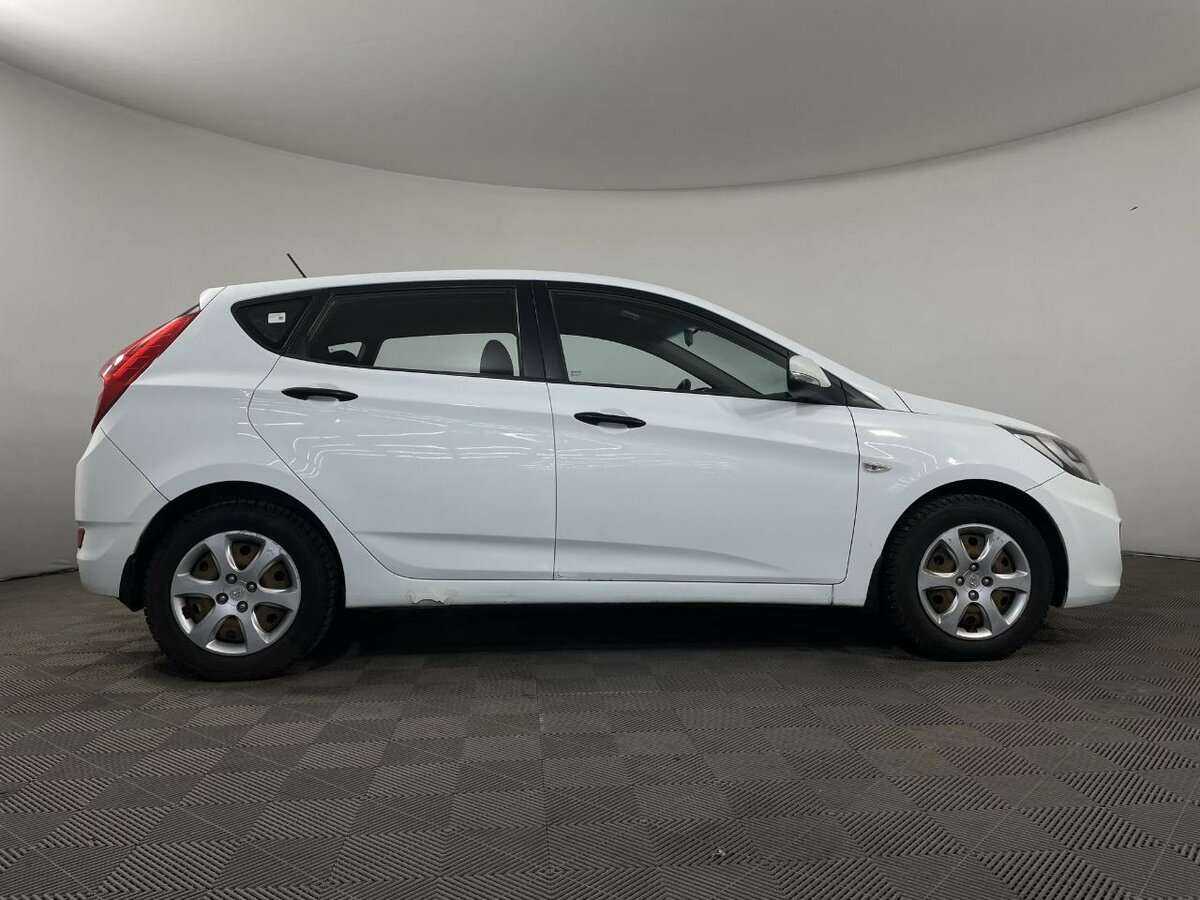 Hyundai Solaris, 2012 - фото №4