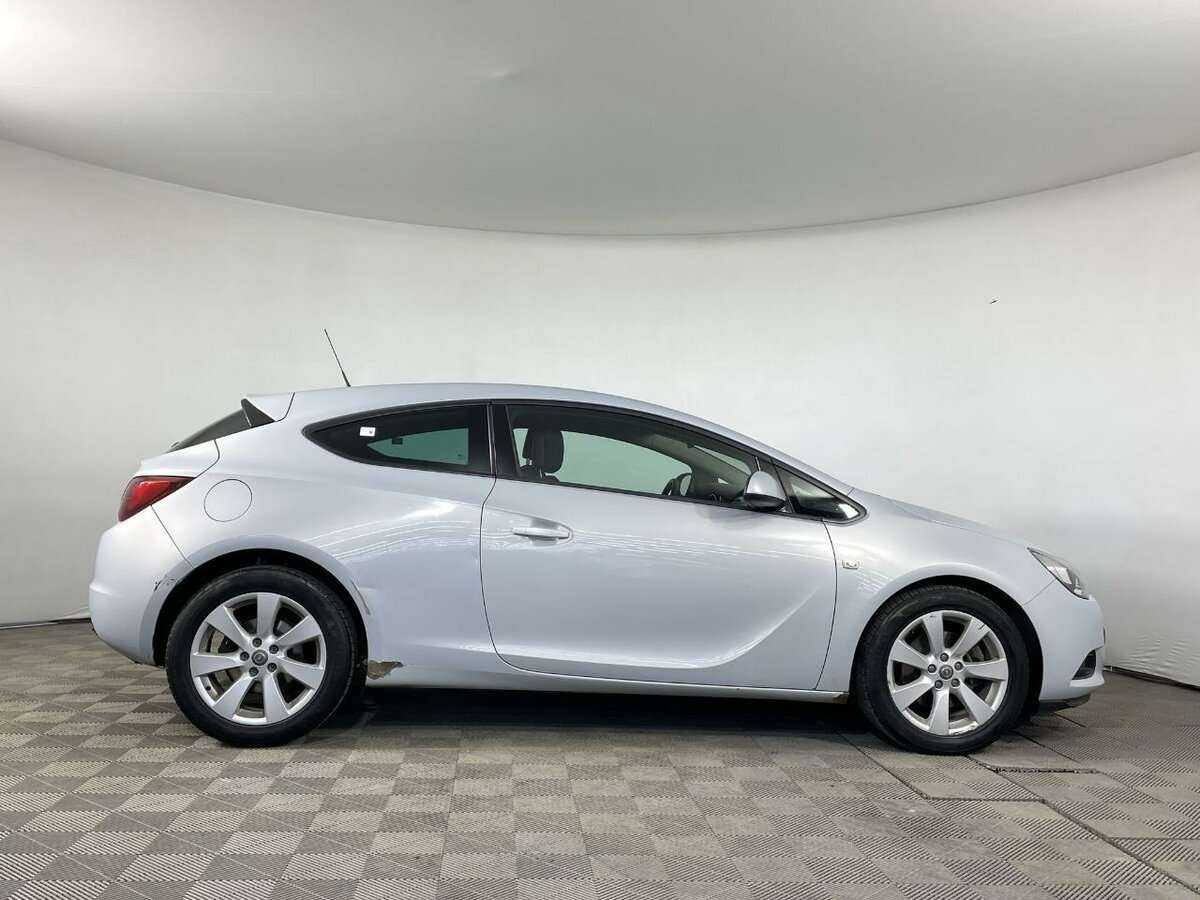 Opel Astra GTC, 2013 - фото №4
