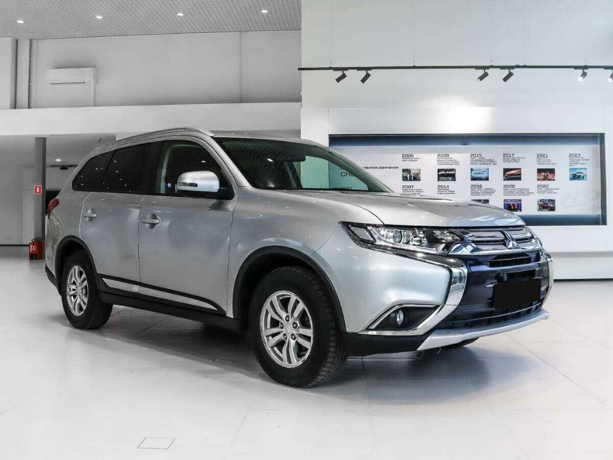 Mitsubishi Outlander, 2016 - фото №3