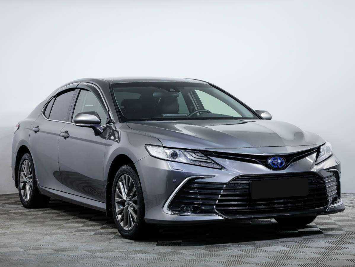 Toyota Camry, 2021 - фото №2