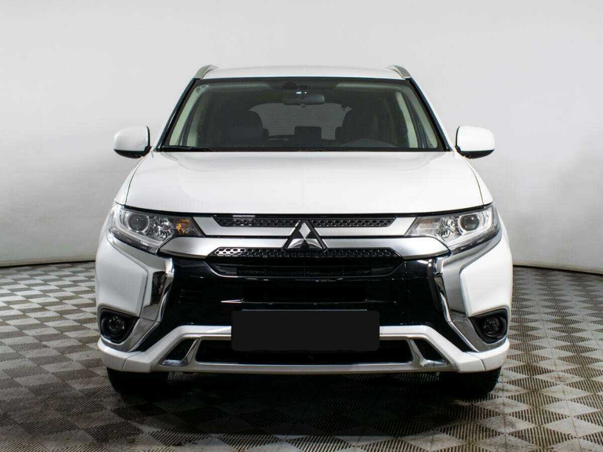 Mitsubishi Outlander, 2022 - фото №2