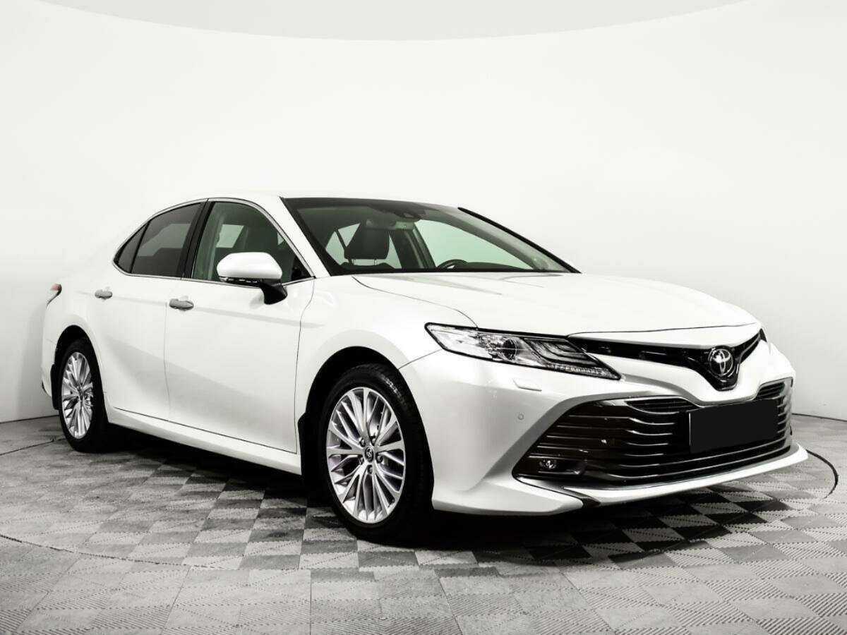 Toyota Camry, 2020 - фото №3