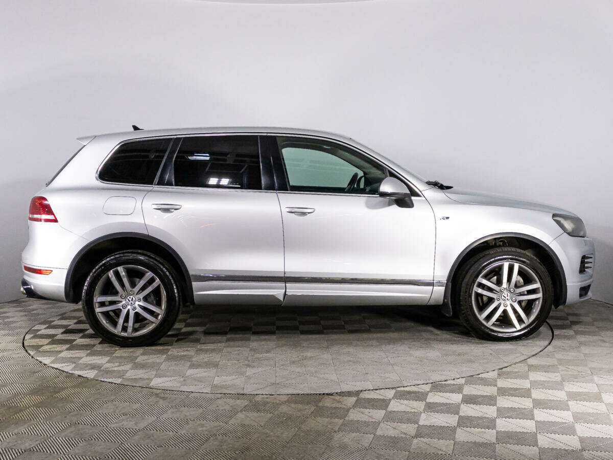 Volkswagen Touareg, 2012 - фото №4