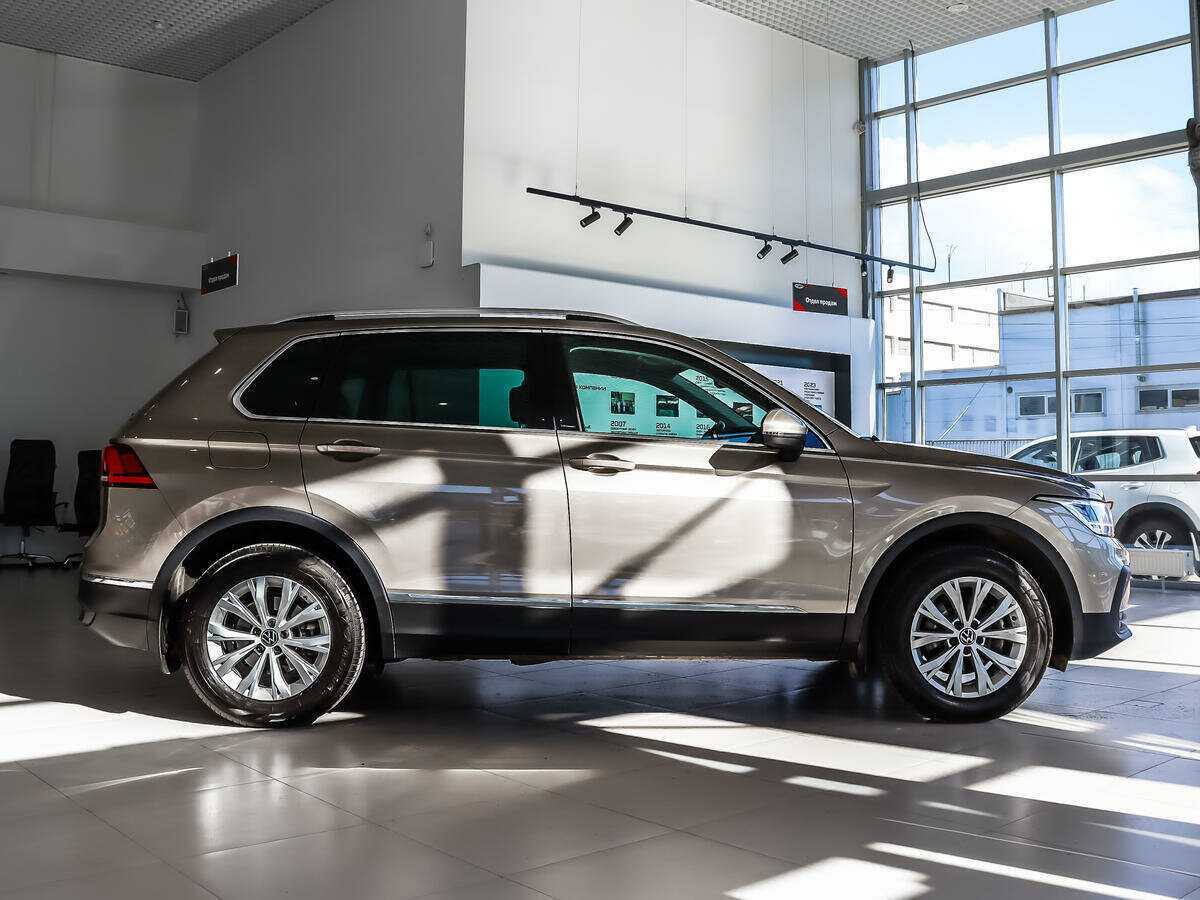 Volkswagen Tiguan, 2021 - фото №4