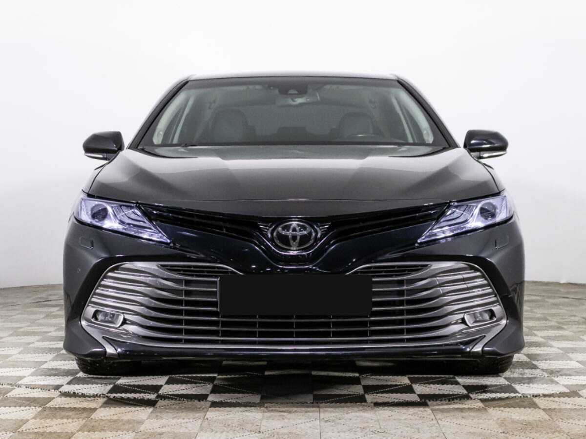 Toyota Camry, 2020 - фото №2