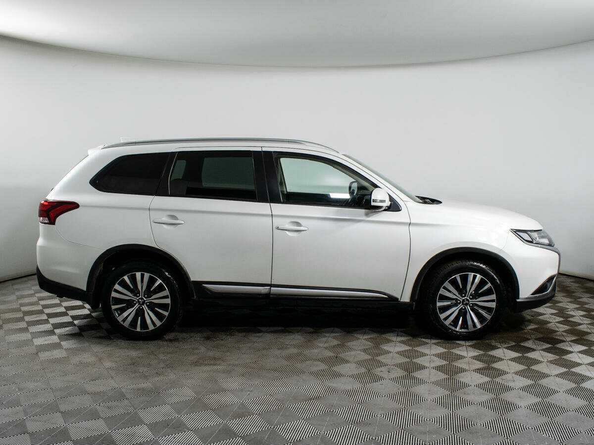 Mitsubishi Outlander, 2020 - фото №4