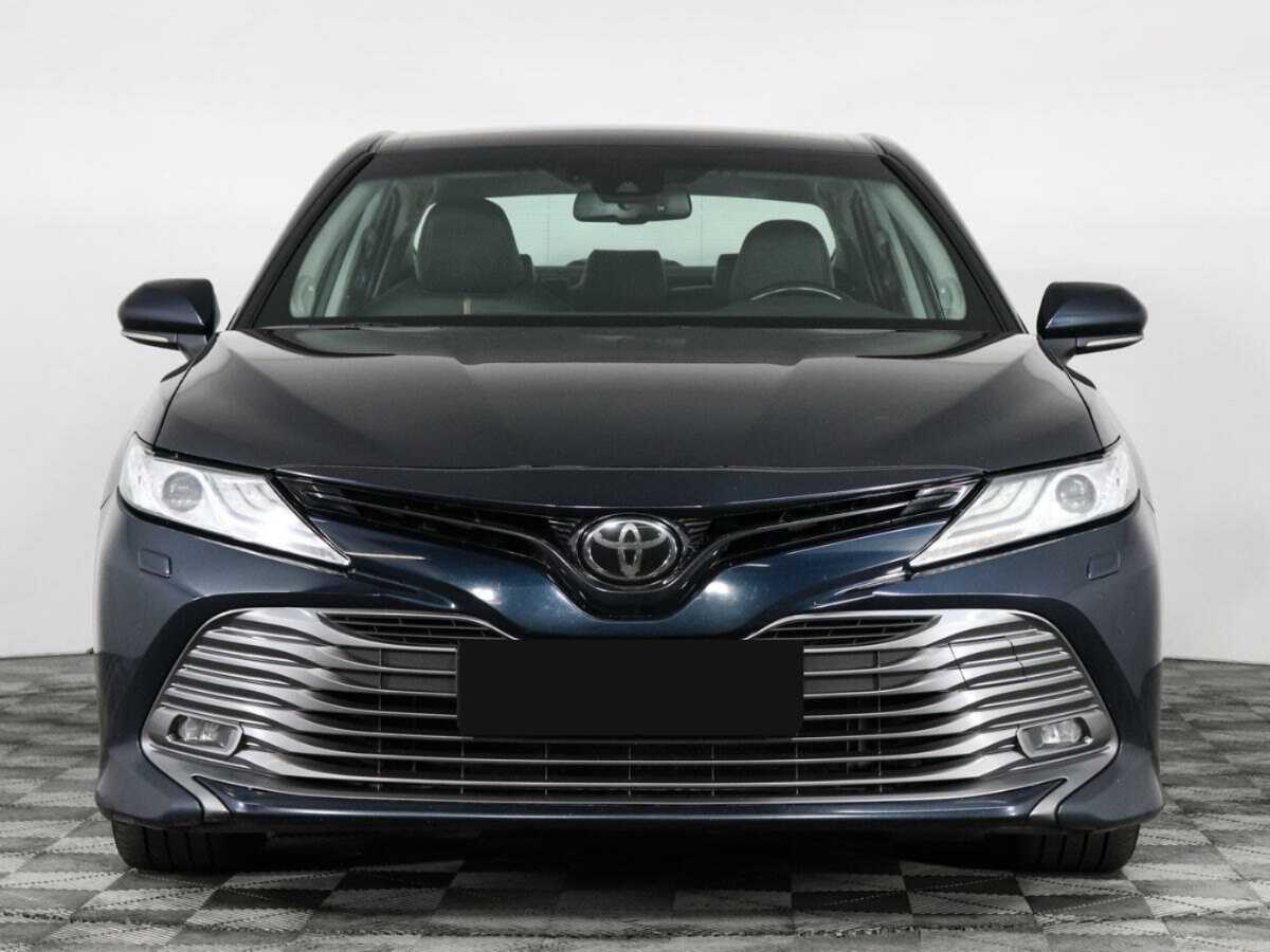 Toyota Camry, 2020 - фото №2