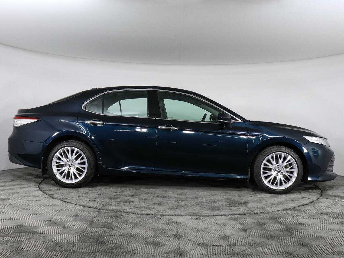 Toyota Camry, 2020 - фото №4