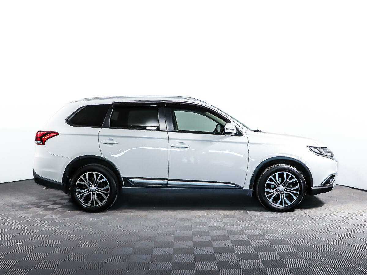 Mitsubishi Outlander, 2017 - фото №4
