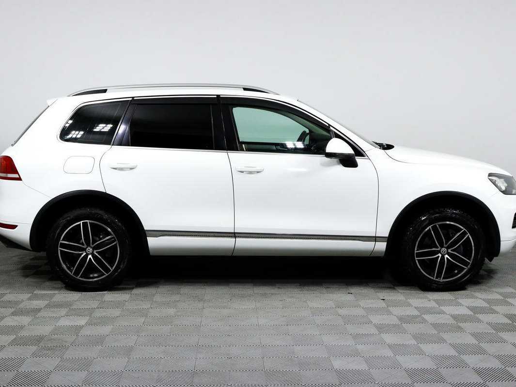 Volkswagen Touareg, 2012 - фото №4