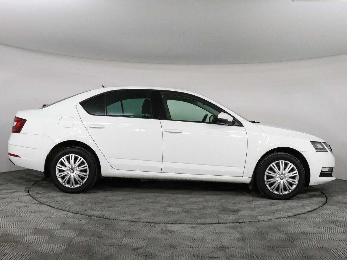 Skoda Octavia, 2018 - фото №4