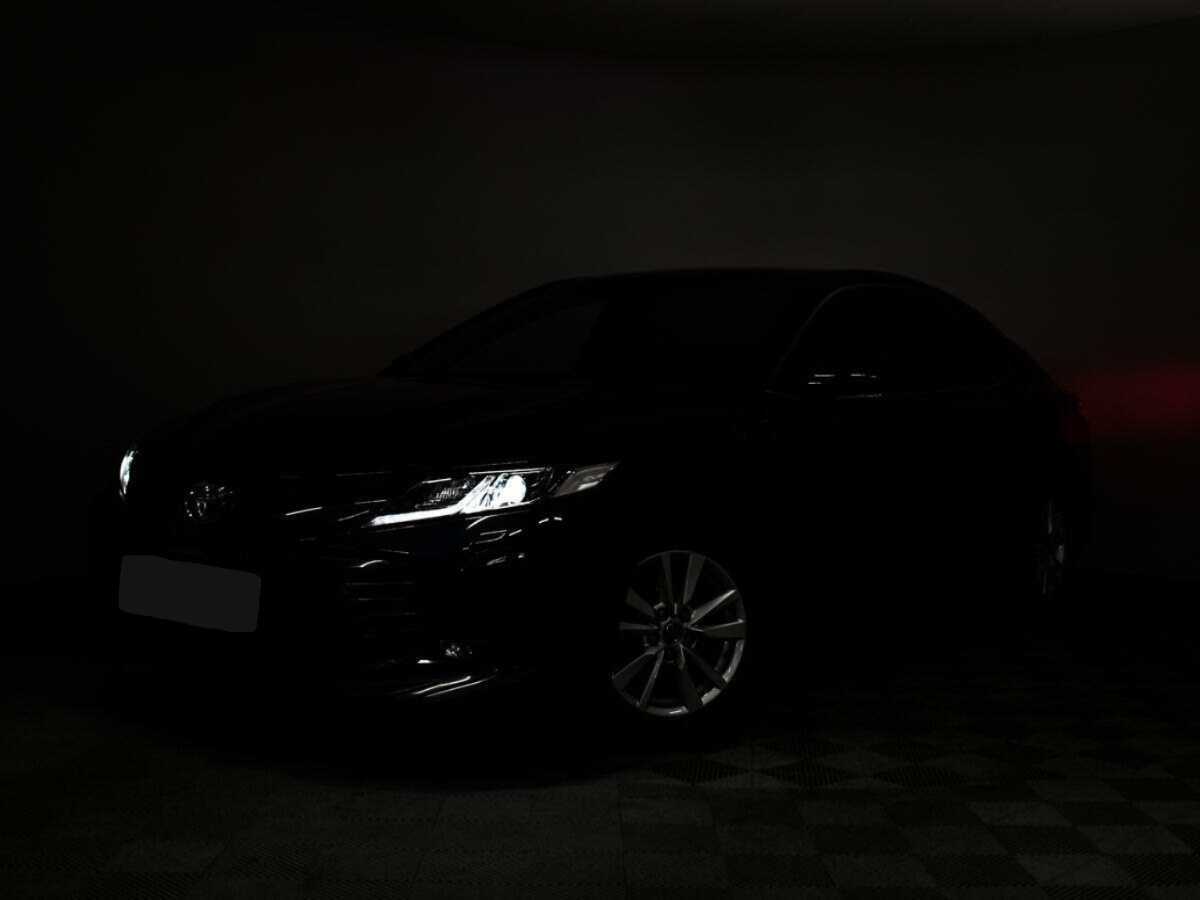 Toyota Camry, 2019 - фото №2