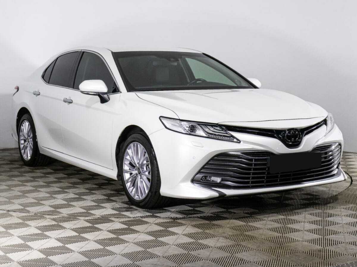 Toyota Camry, 2020 - фото №3