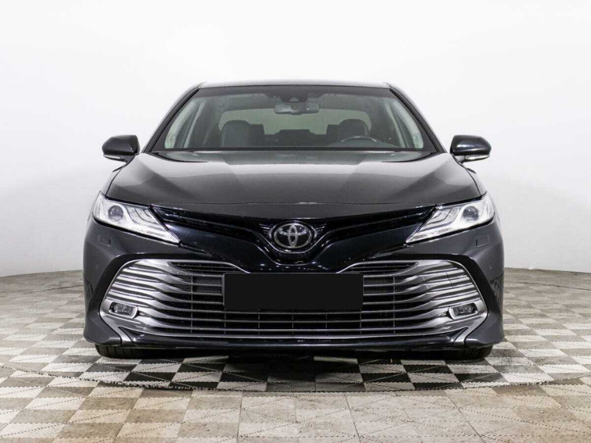 Toyota Camry, 2018 - фото №2