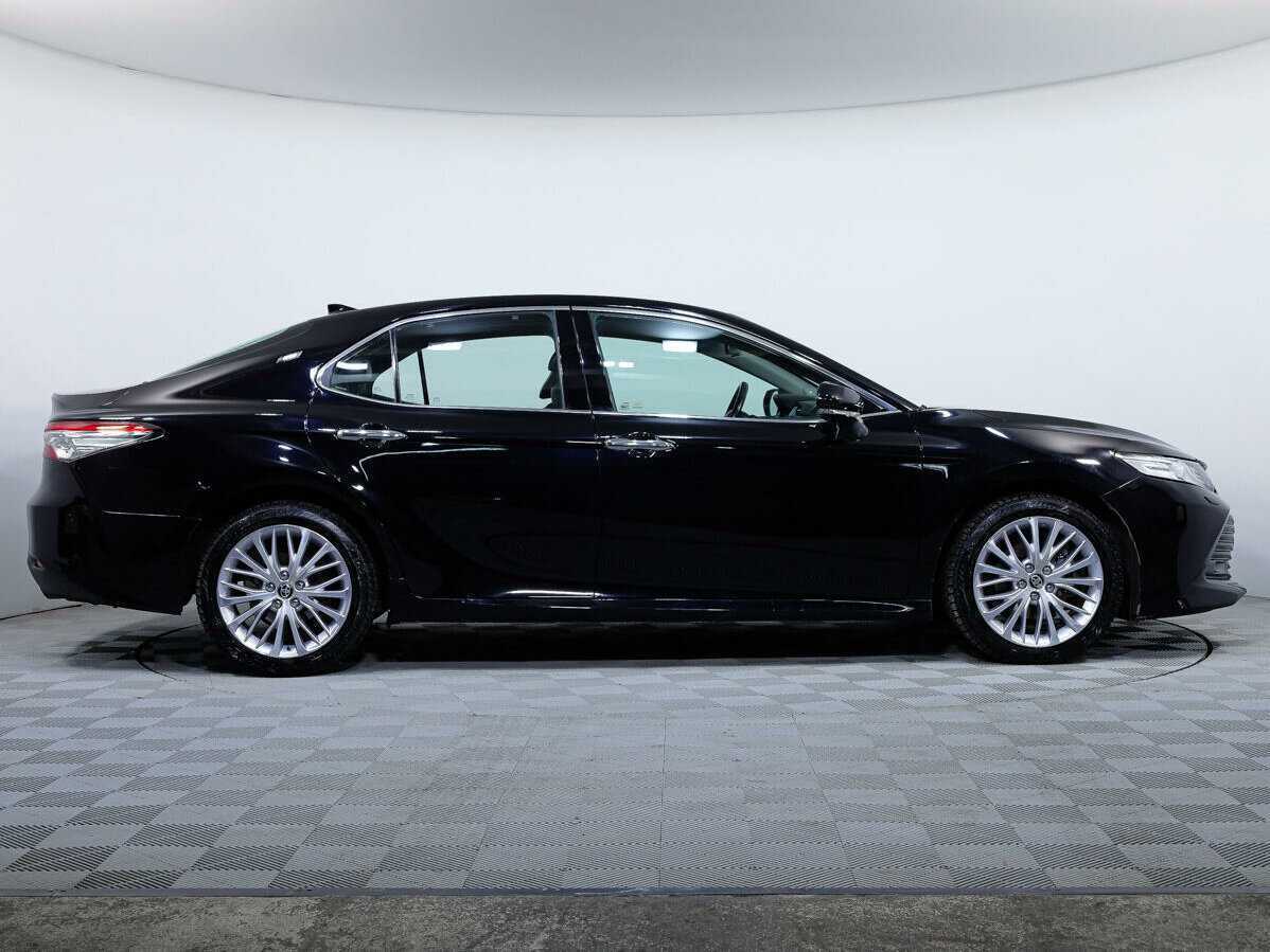 Toyota Camry, 2019 - фото №4