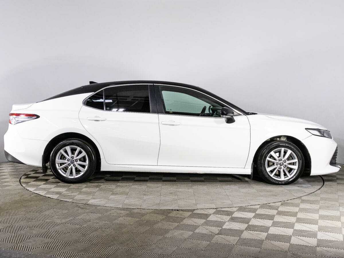 Toyota Camry, 2019 - фото №4