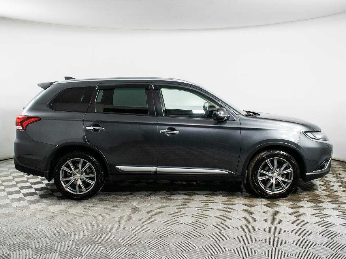 Mitsubishi Outlander, 2019 - фото №2