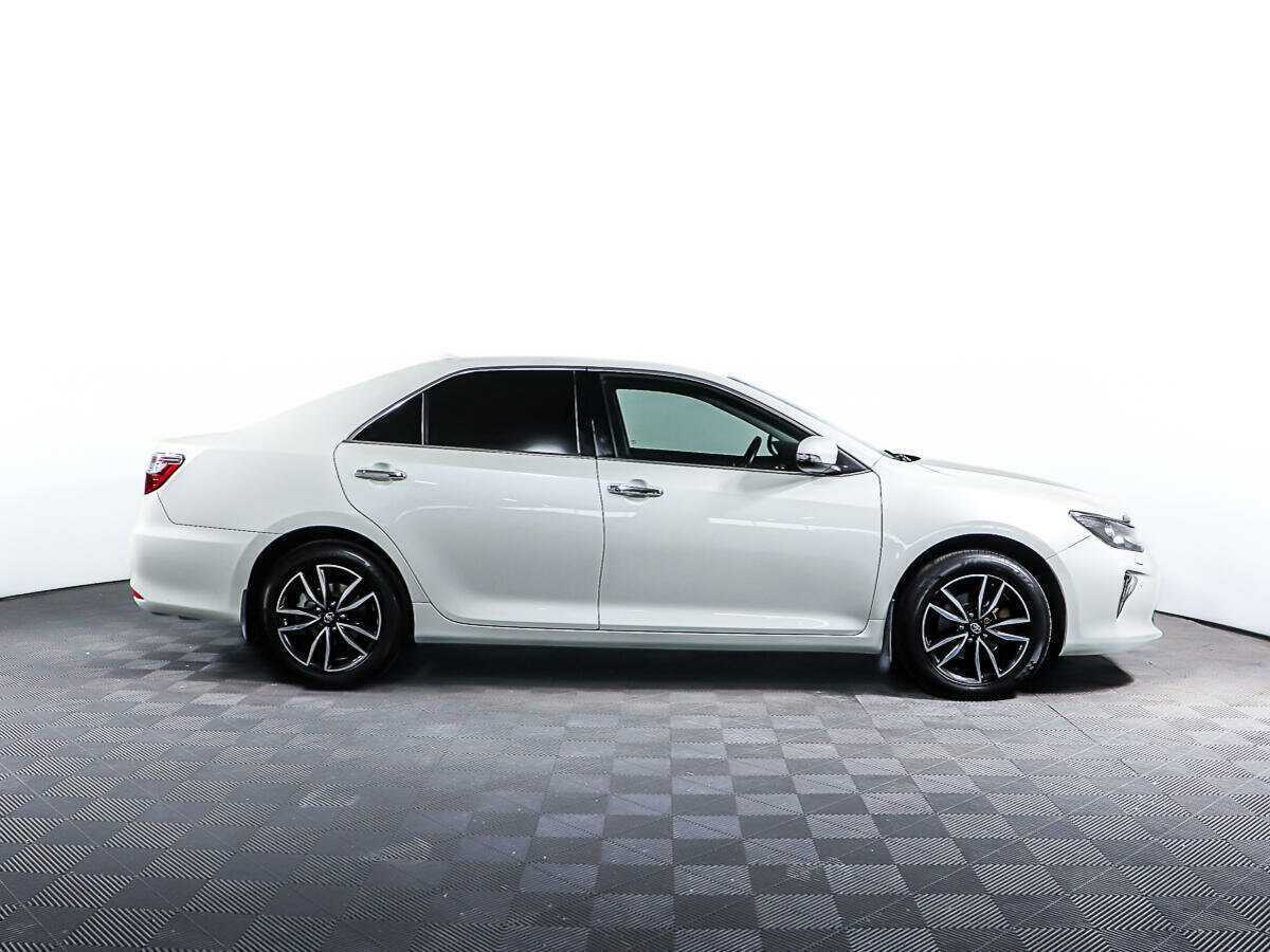 Toyota Camry, 2017 - фото №4