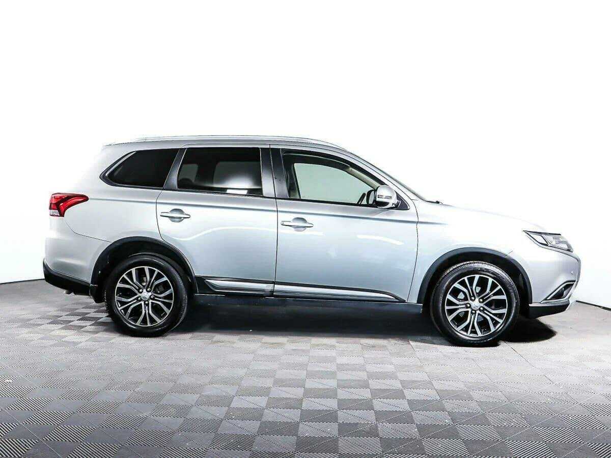 Mitsubishi Outlander, 2016 - фото №3