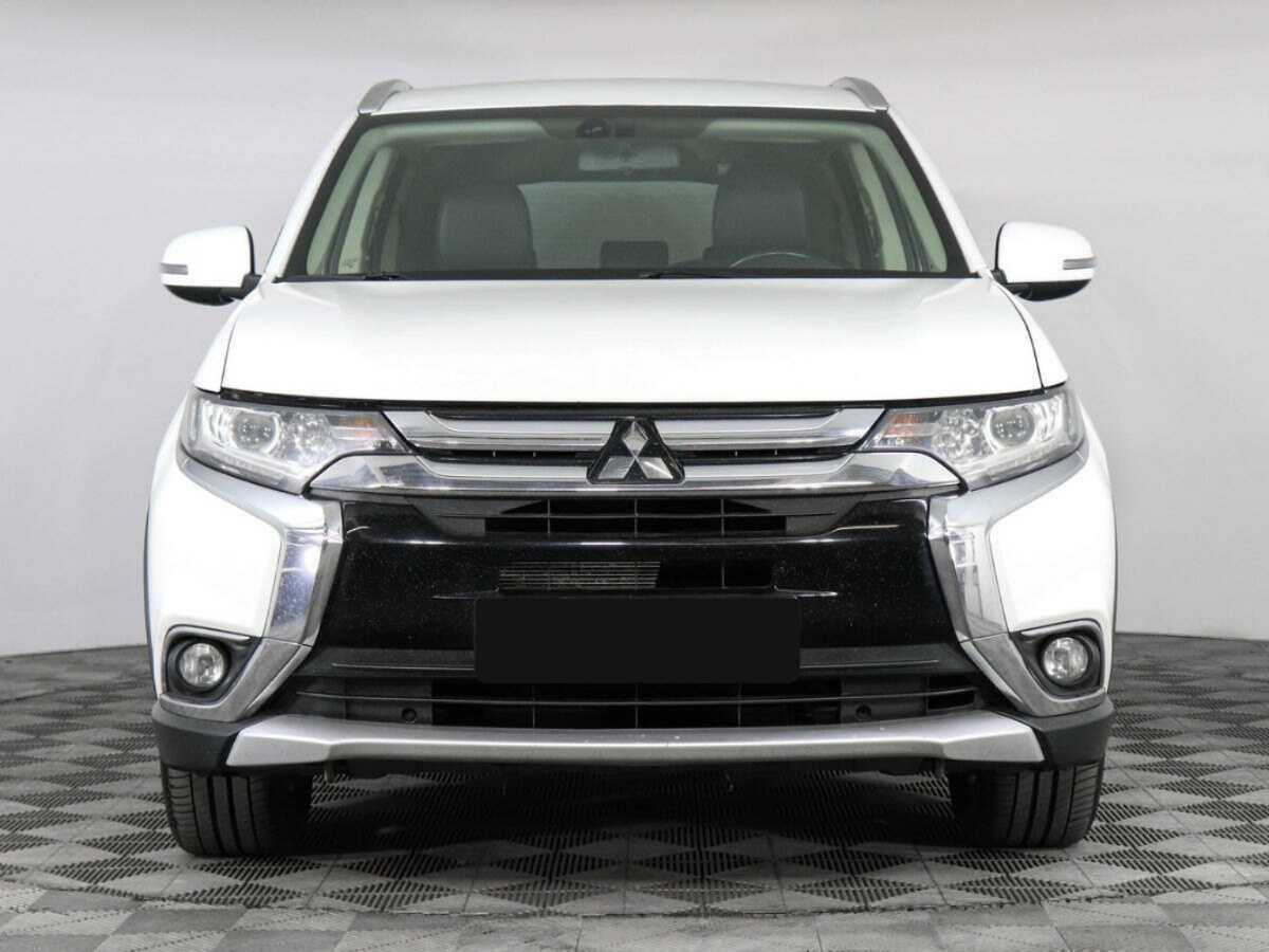 Mitsubishi Outlander, 2015 - фото №2