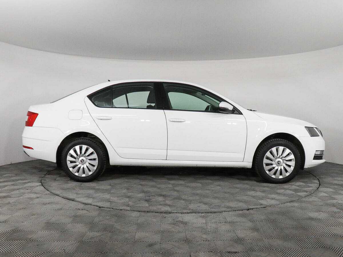 Skoda Octavia, 2018 - фото №4