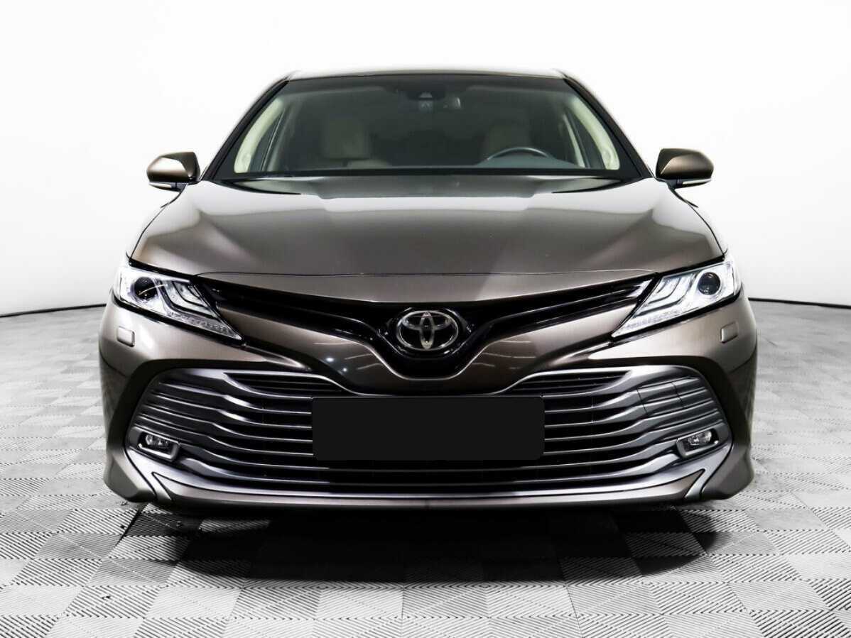 Toyota Camry, 2020 - фото №2