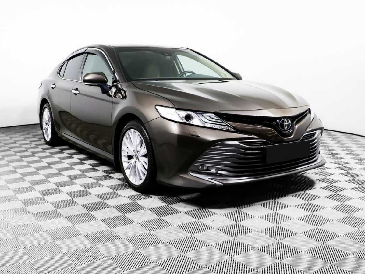 Toyota Camry, 2020 - фото №3