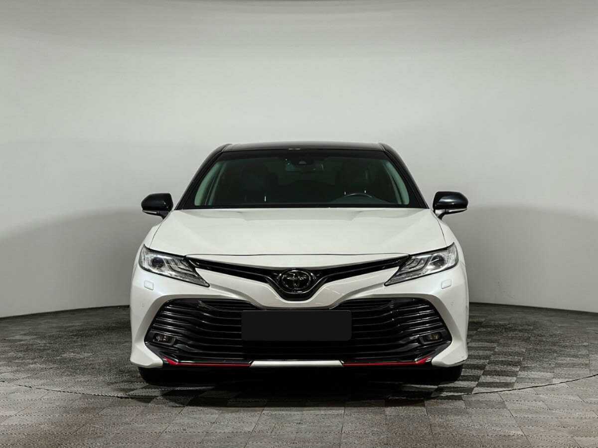Toyota Camry, 2020 - фото №2