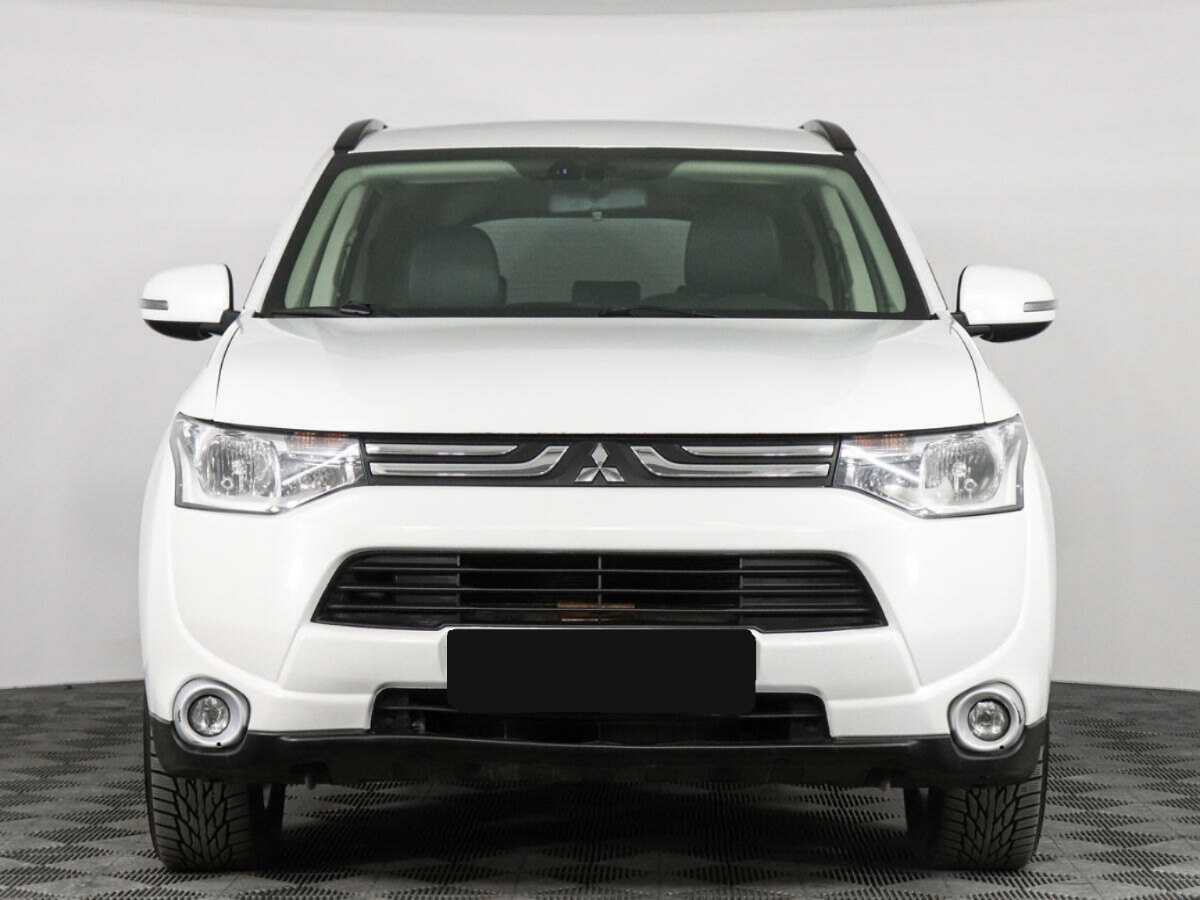 Mitsubishi Outlander, 2013 - фото №2