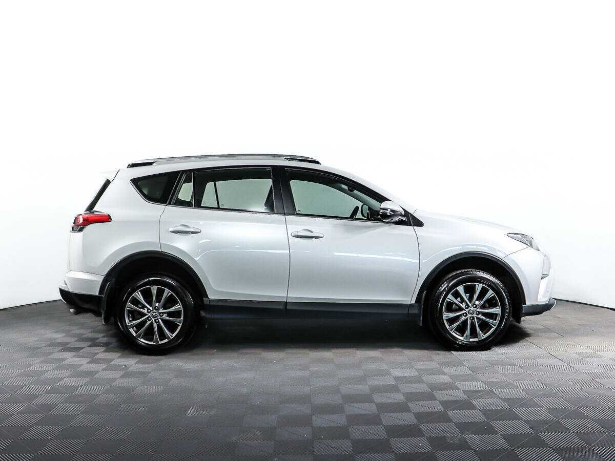 Toyota RAV4, 2018 - фото №3