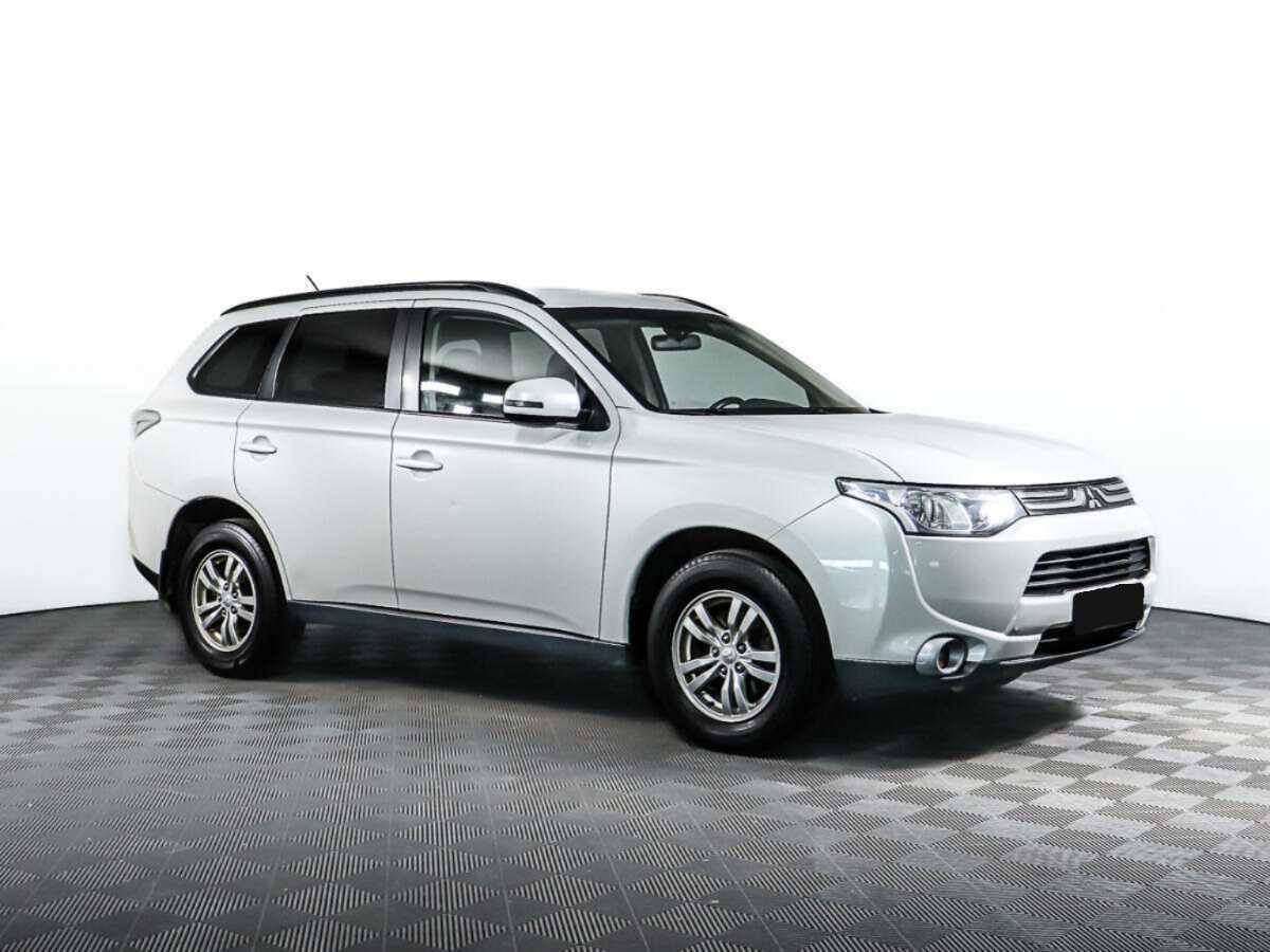 Mitsubishi Outlander, 2013 - фото №2