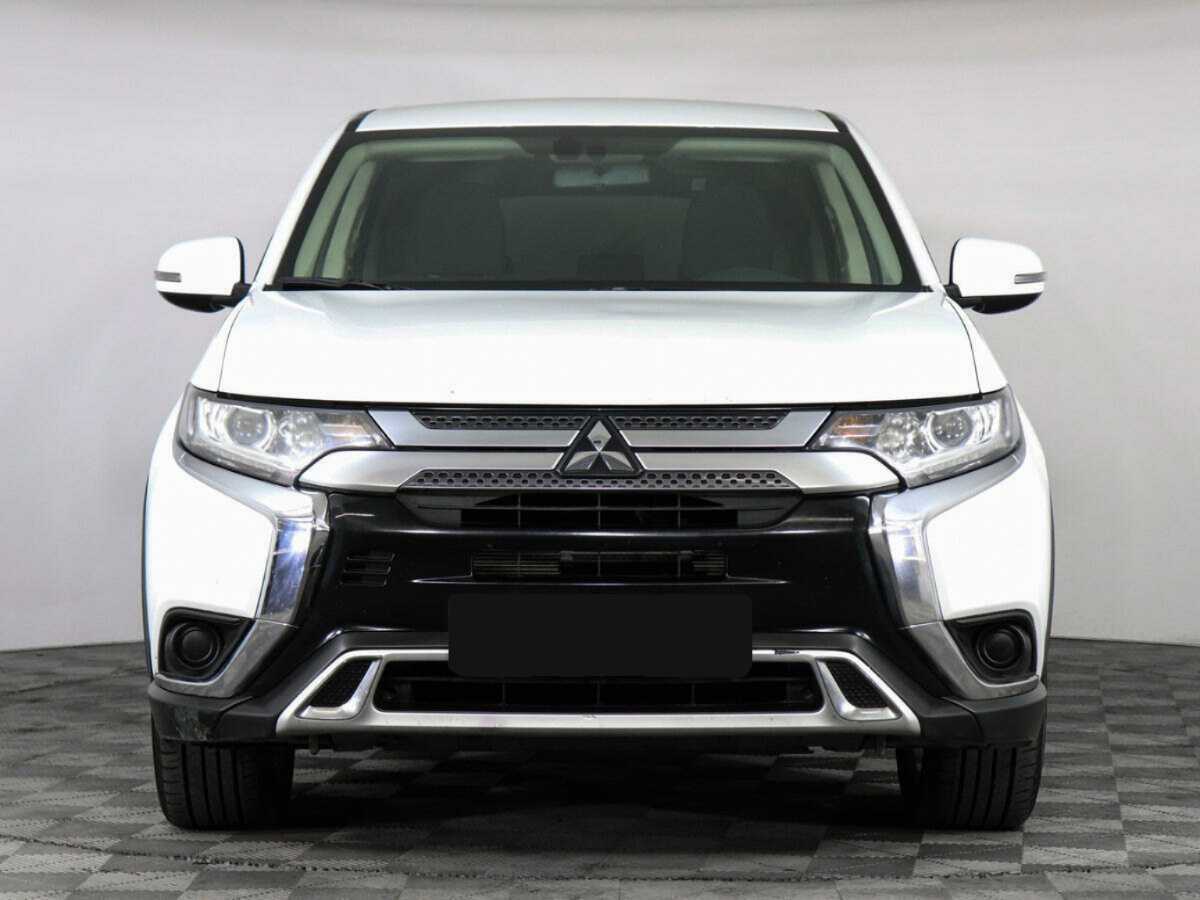 Mitsubishi Outlander, 2020 - фото №2