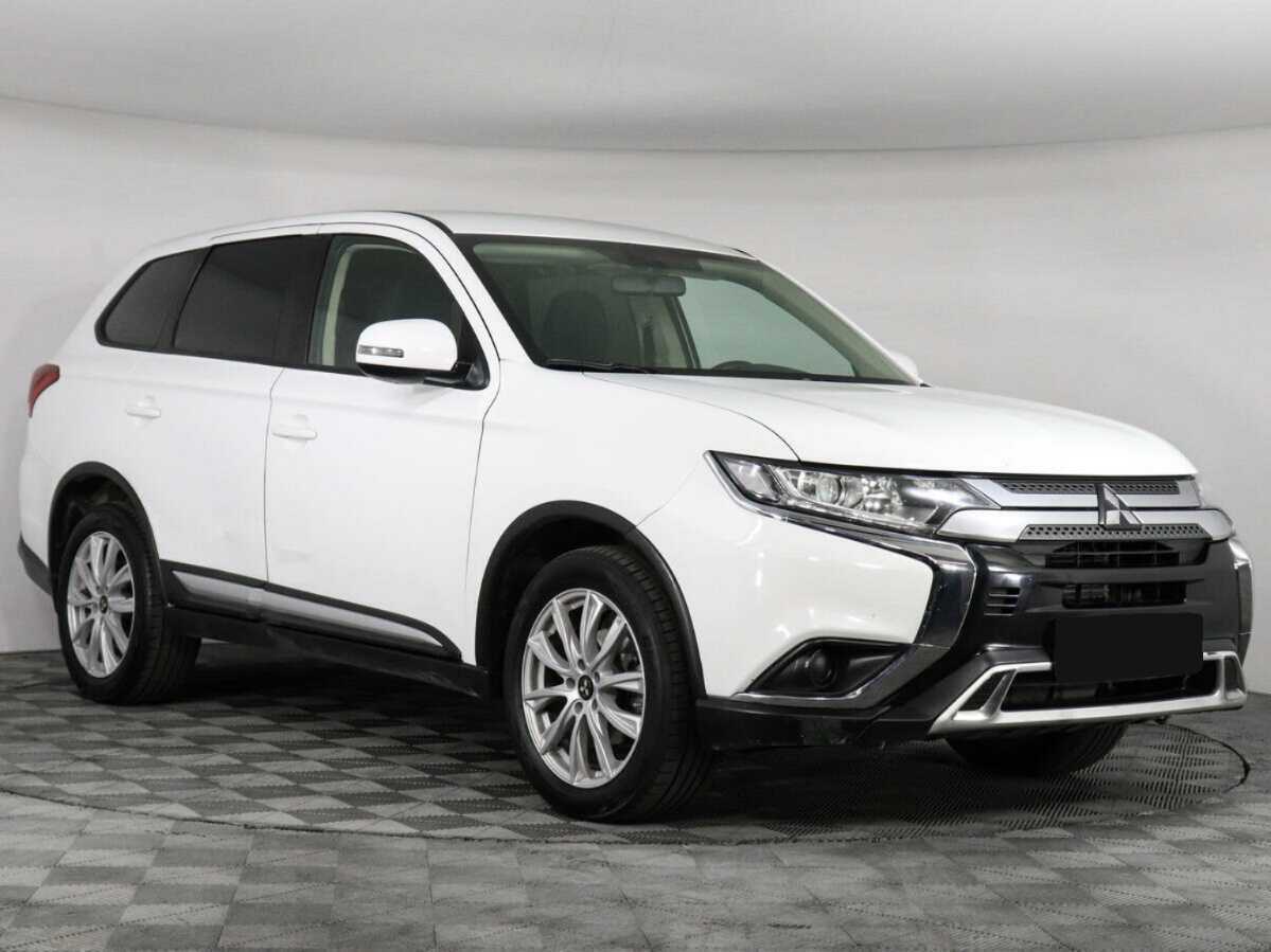 Mitsubishi Outlander, 2020 - фото №3