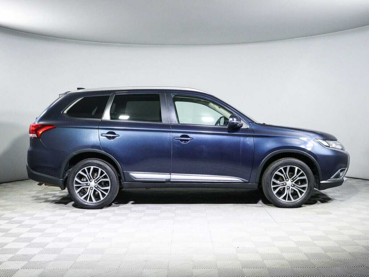 Mitsubishi Outlander, 2018 - фото №3