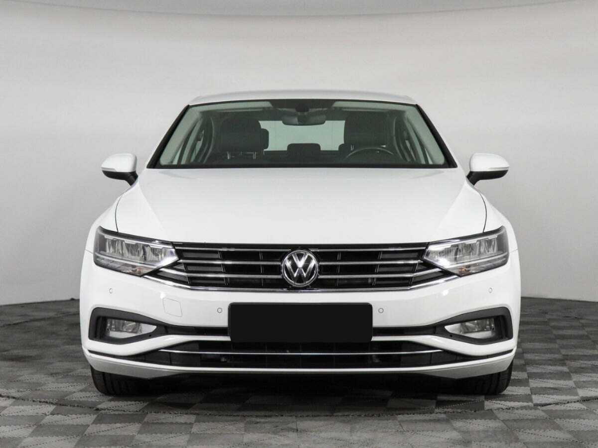 Volkswagen Passat, 2020 - фото №2