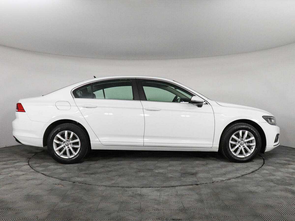 Volkswagen Passat, 2020 - фото №4