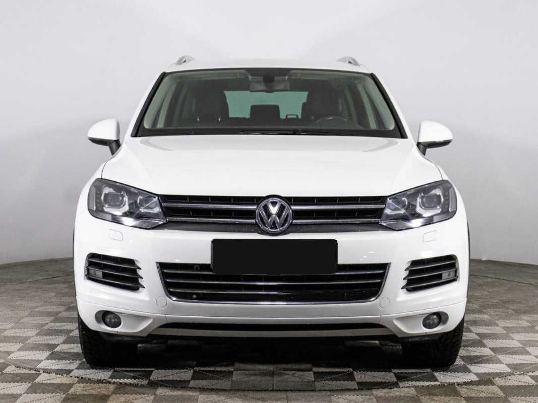 Volkswagen Touareg, 2013 - фото №2