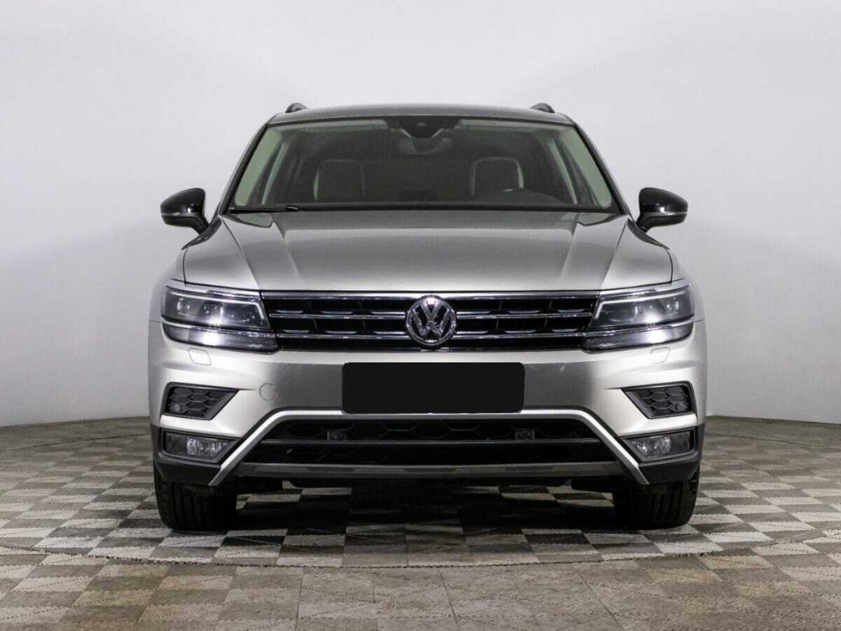 Volkswagen Tiguan, 2020 - фото №2