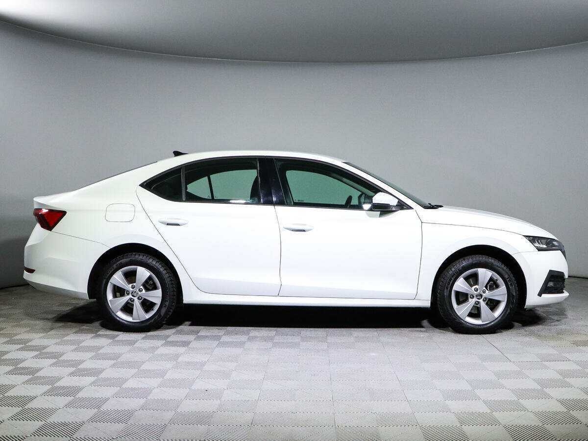Skoda Octavia, 2021 - фото №4