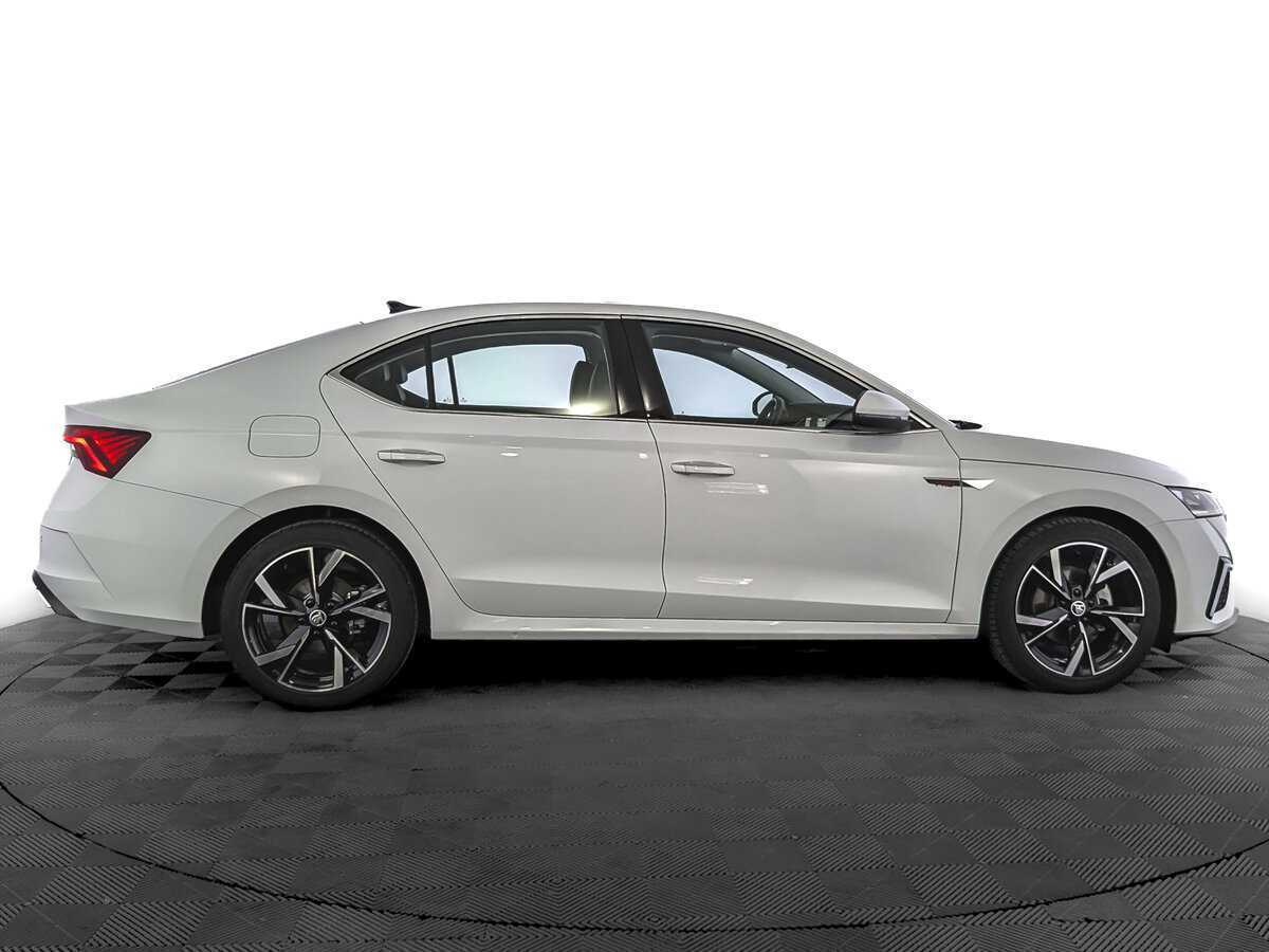 Skoda Octavia, 2023 - фото №4