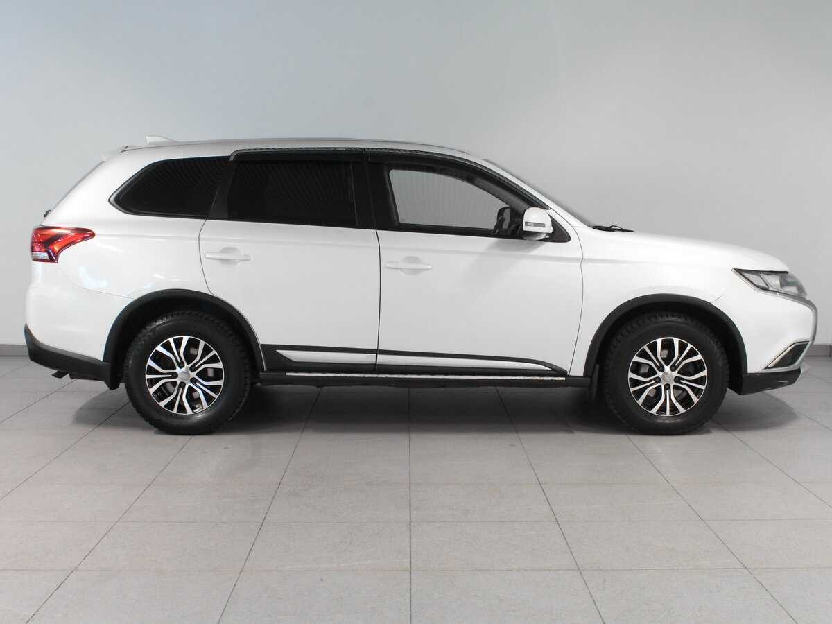 Mitsubishi Outlander, 2017 - фото №4