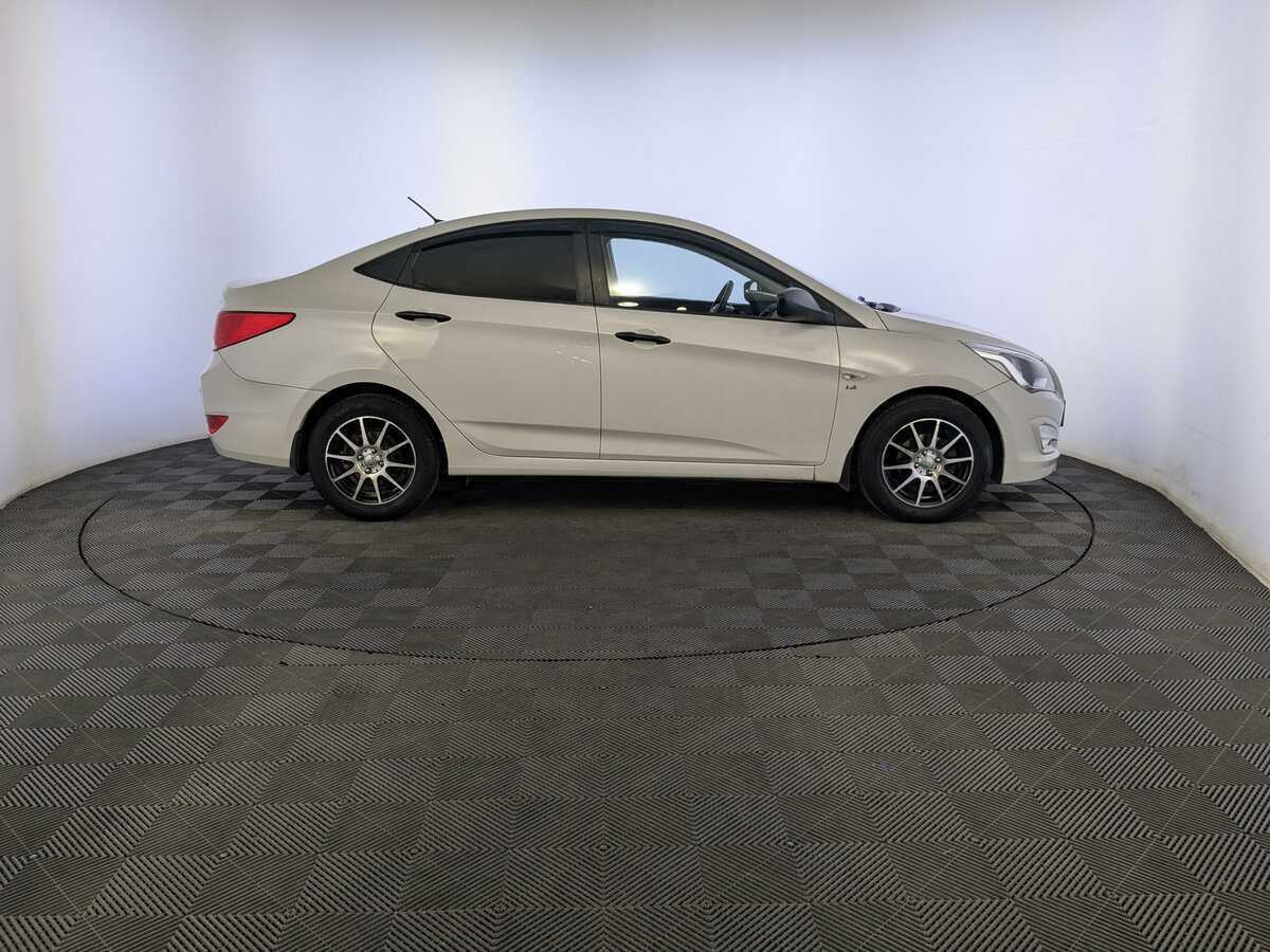 Hyundai Solaris, 2015 - фото №4
