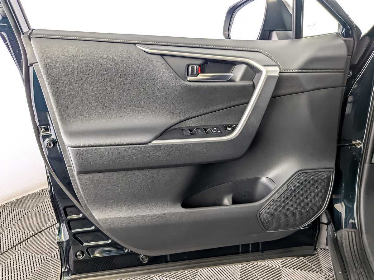 Toyota RAV4, 2020 - фото №4
