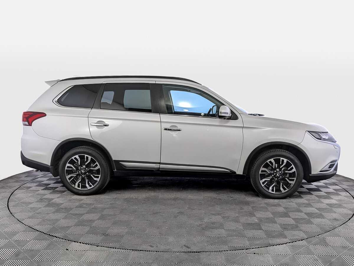 Mitsubishi Outlander, 2021 - фото №4